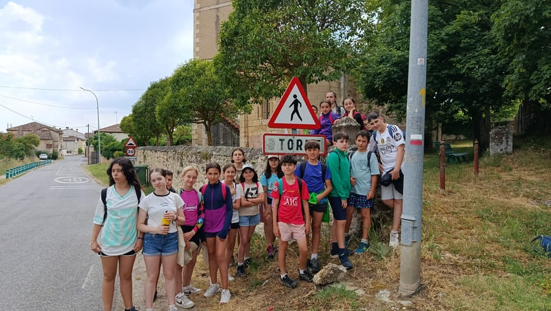 Campamento de verano para niños de 7 a 12 años en la naturaleza